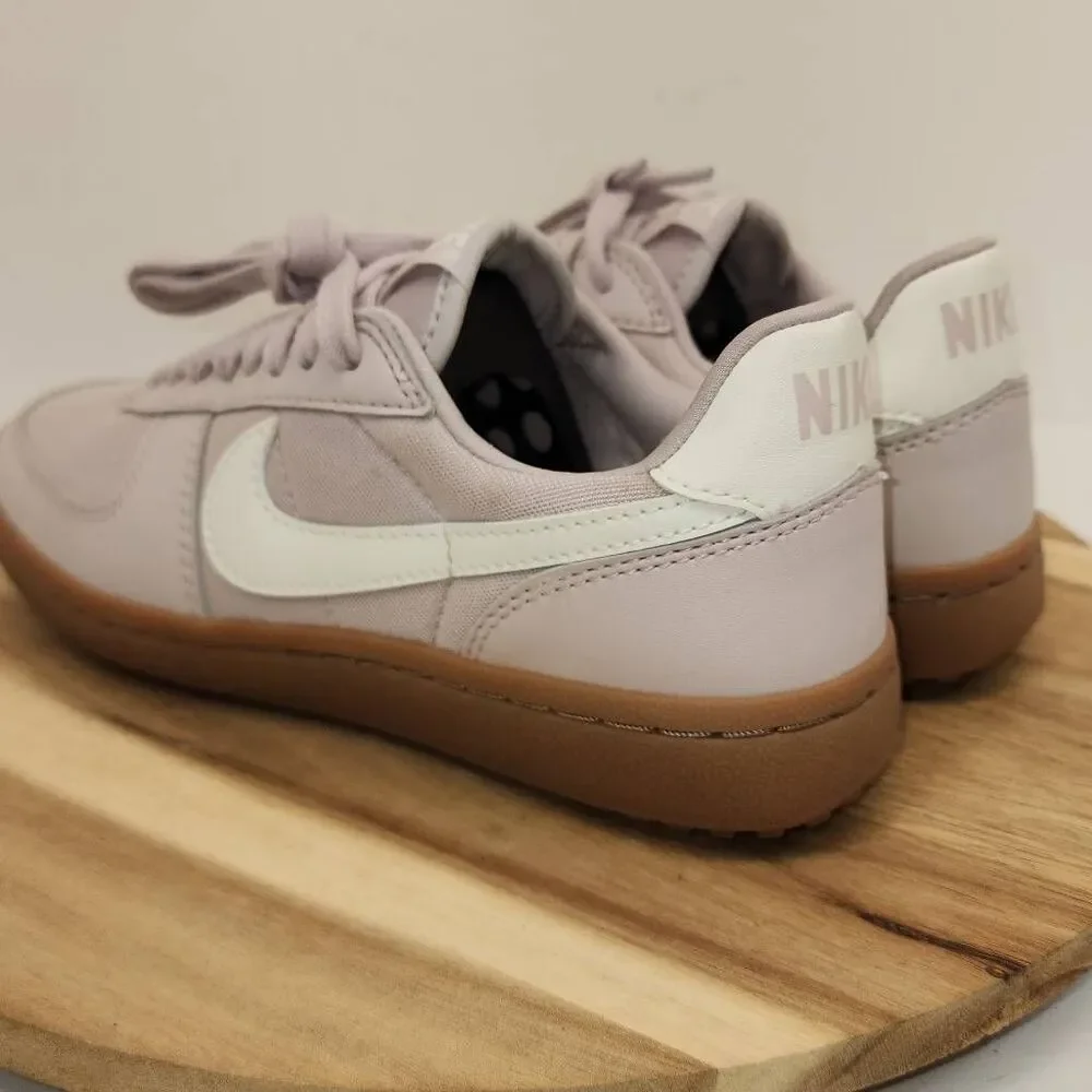 Nike Field General Women's Size 7 Platinum Violet(Pink) Gum Soles